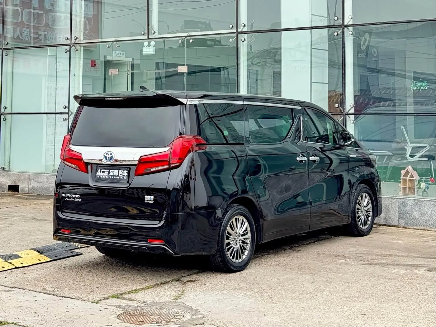 Toyota Alphard 2021 — Фото 4/20