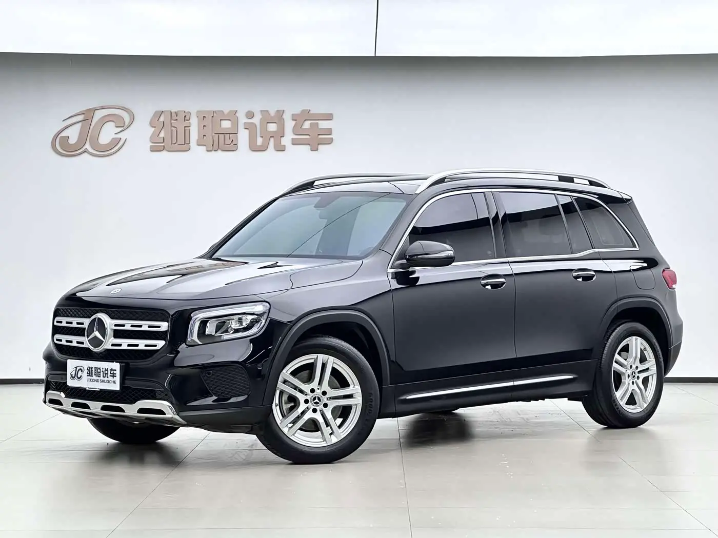 Mercedes-Benz GLB 2023 — Фото 1/16