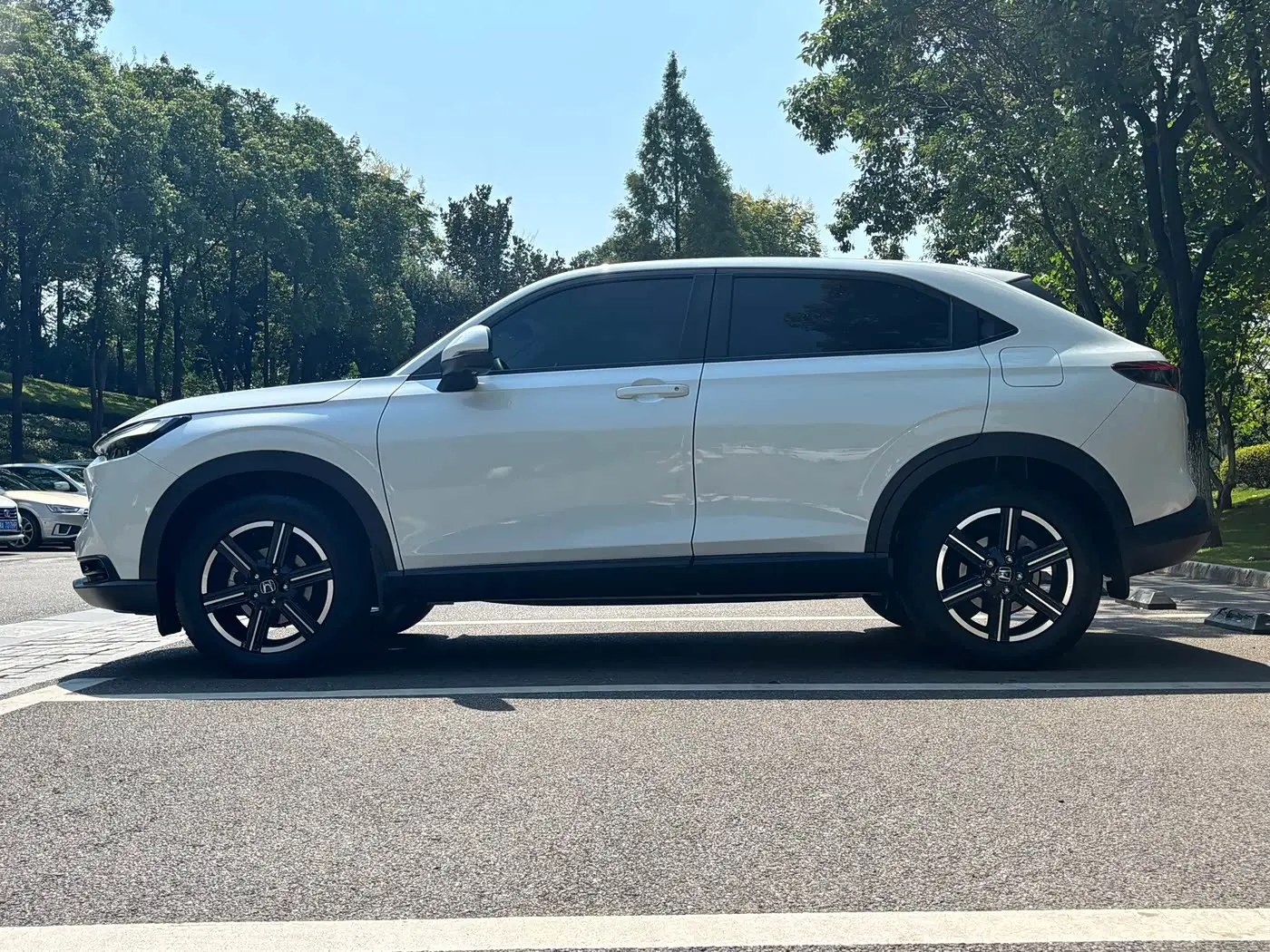 Honda Vezel 2023 — Photo 6/18