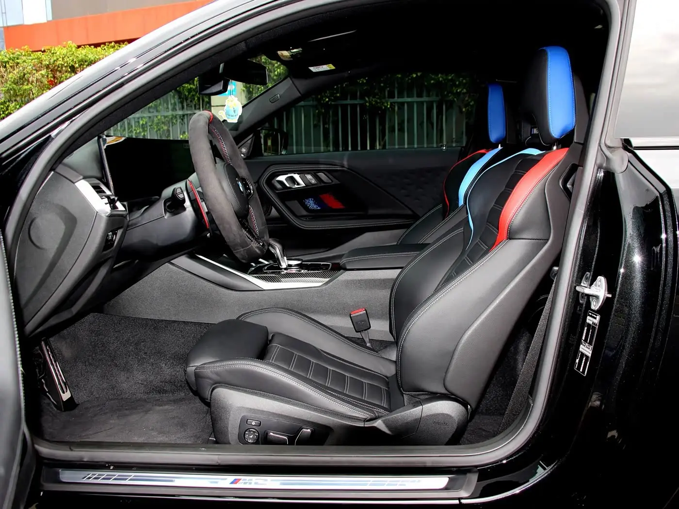 BMW M2 2025 — Photo 7/17