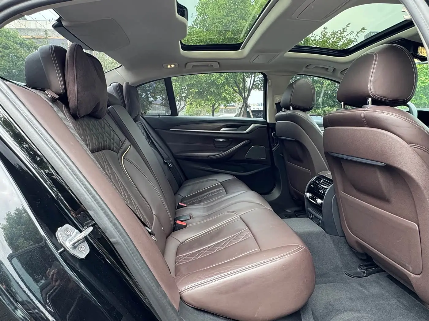 BMW 5 Series 2019 — Photo 15/20