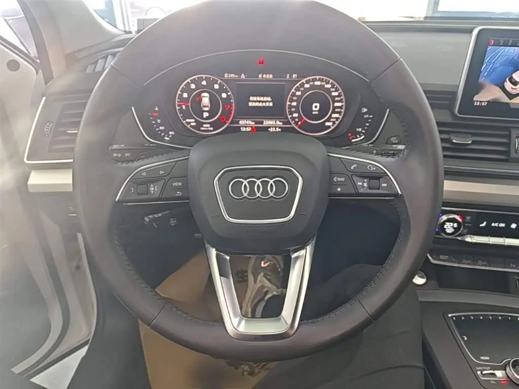 Audi Q5L 2020 — Фото 11/20