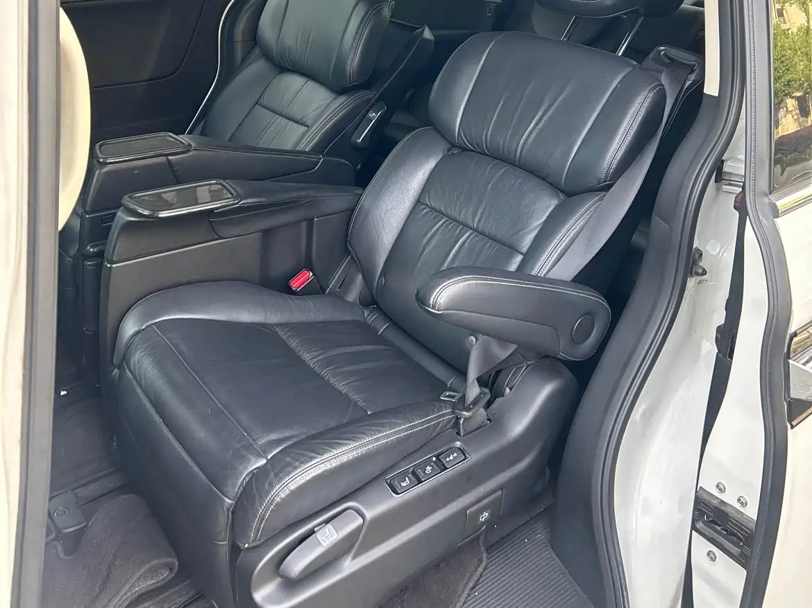 Honda Elysion 2019 — Photo 11/20