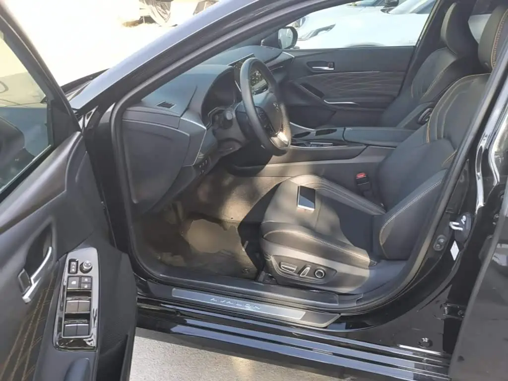 Toyota Avalon 2025 — ფოტო 16/20