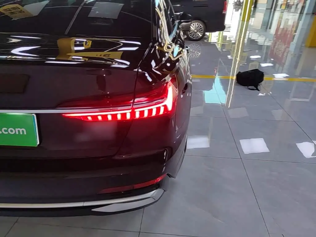 Audi A6L 2023 — Photo 8/20