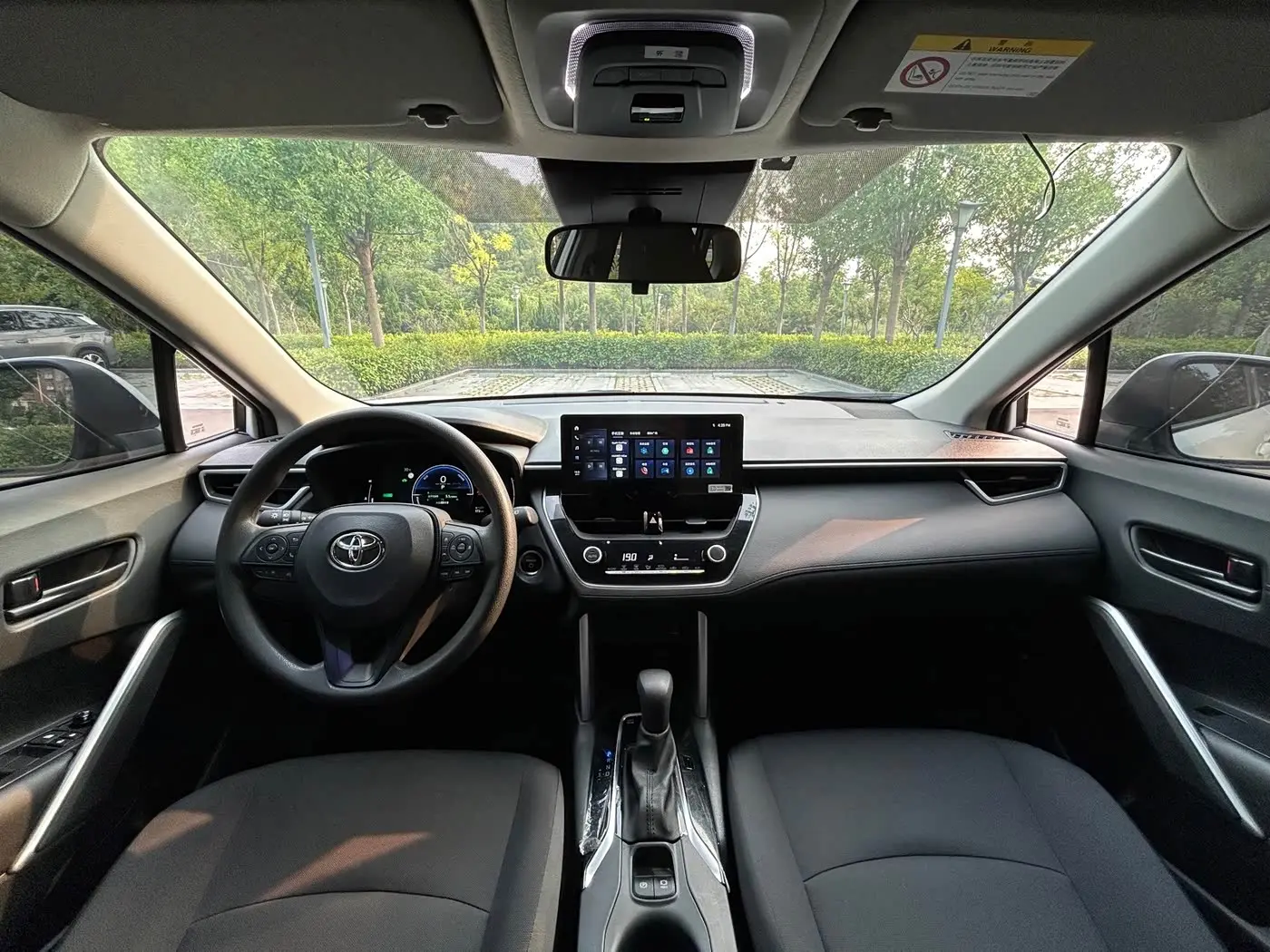 Toyota Corolla Cross 2024 — ფოტო 6/13