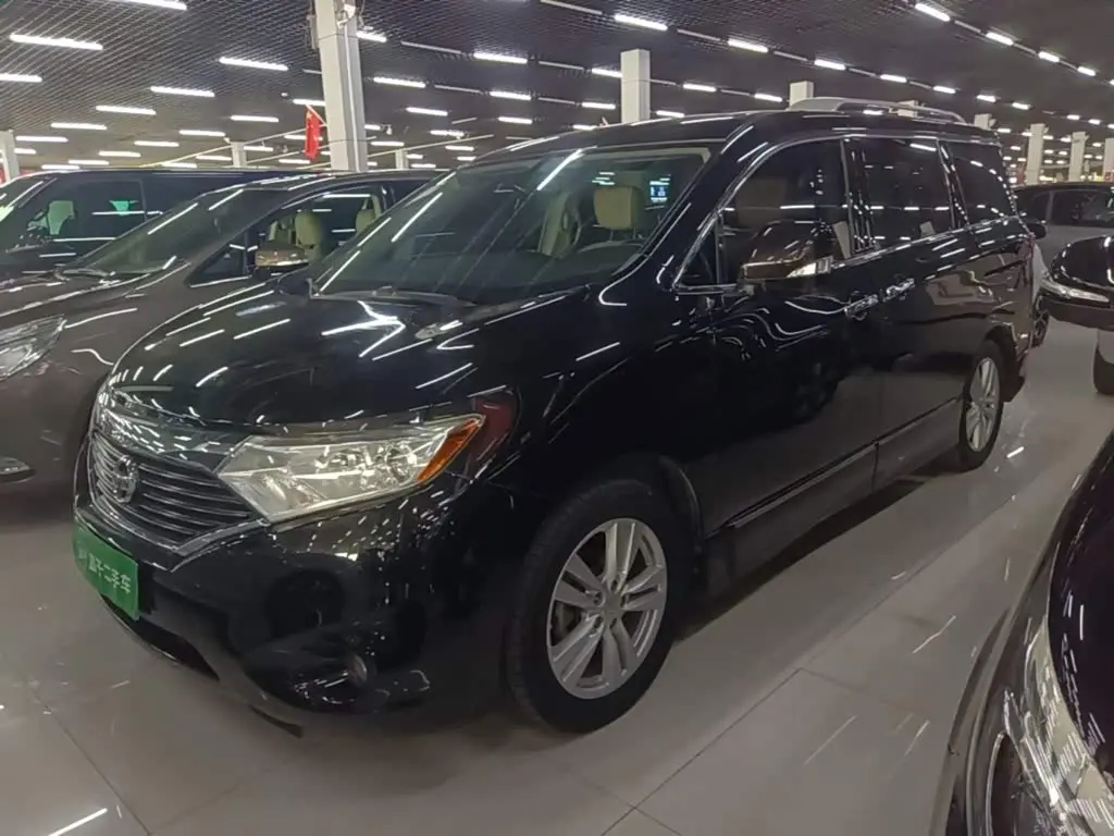 Nissan Quest 2016 — Фото 1/20