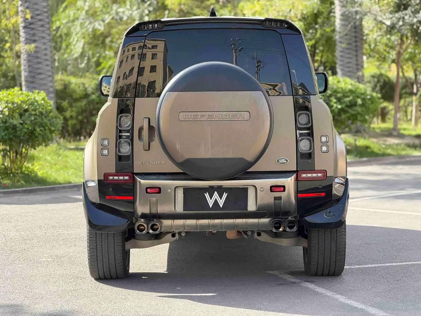 Land Rover Defender 2021 — Photo 8/9