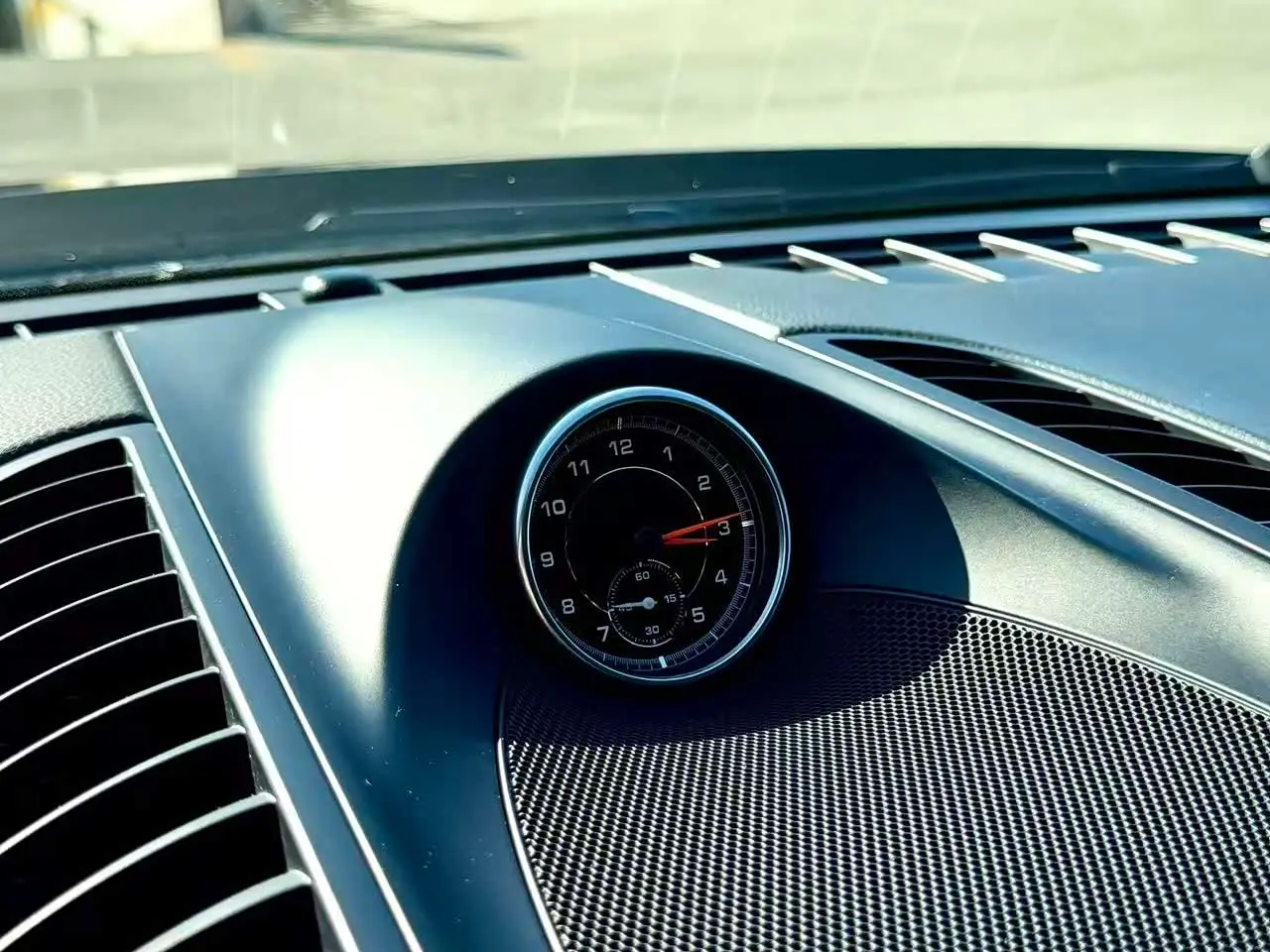 Porsche Cayenne 2017 — Şəkil 13/14