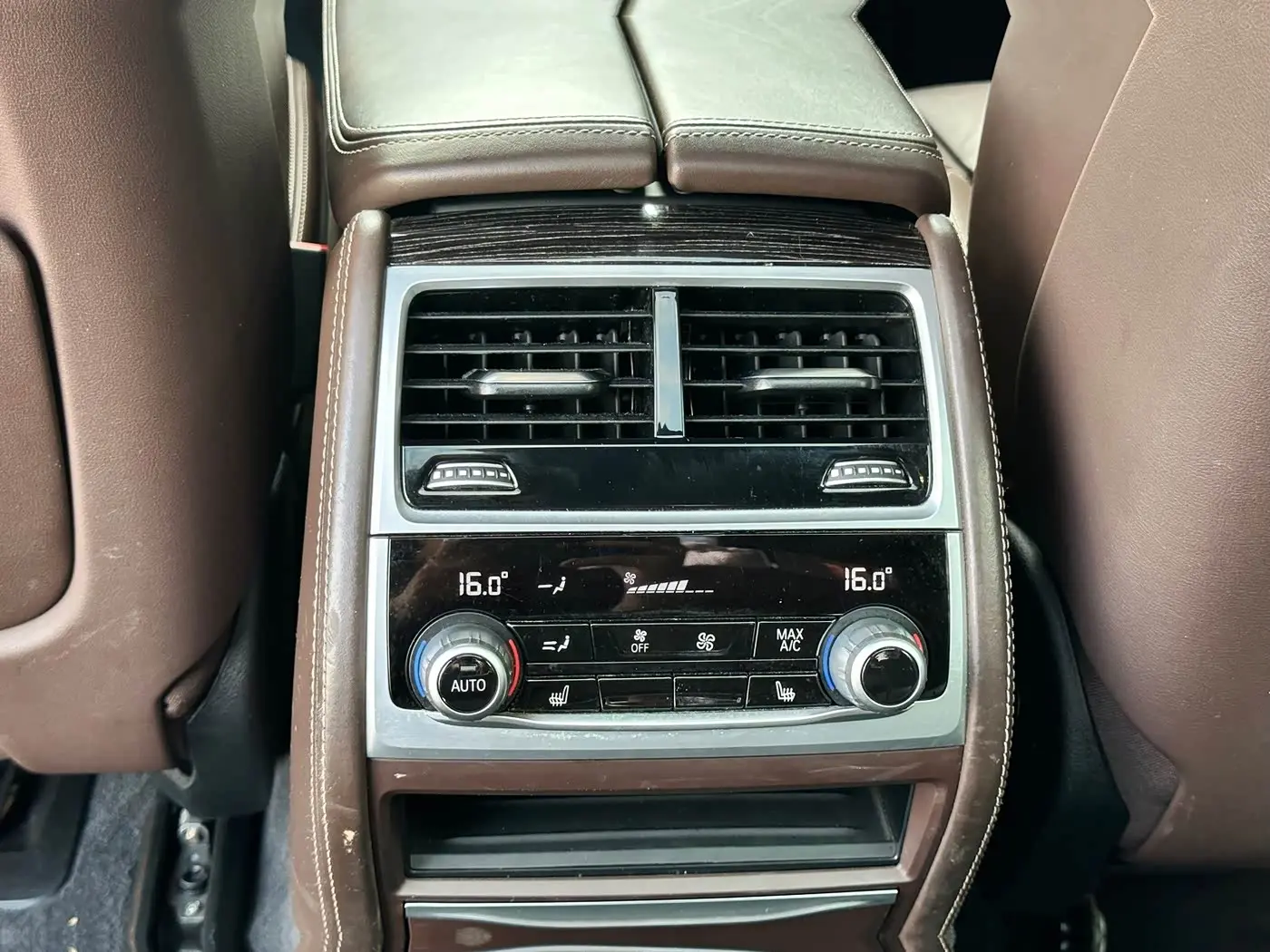 BMW 7 Series 2020 — ფოტო 17/20