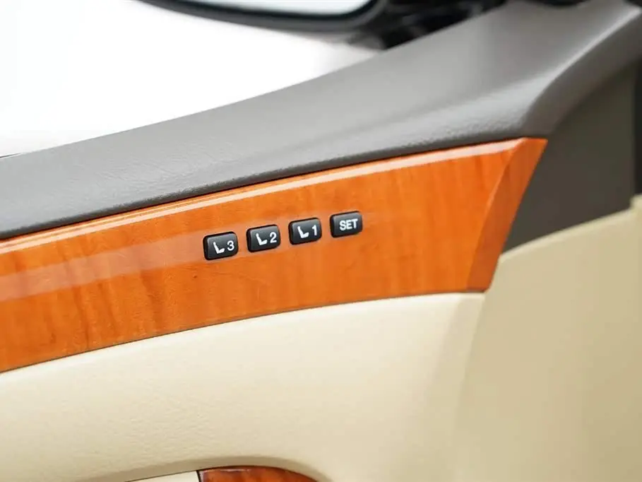 Toyota Crown 2007 — ფოტო 8/20