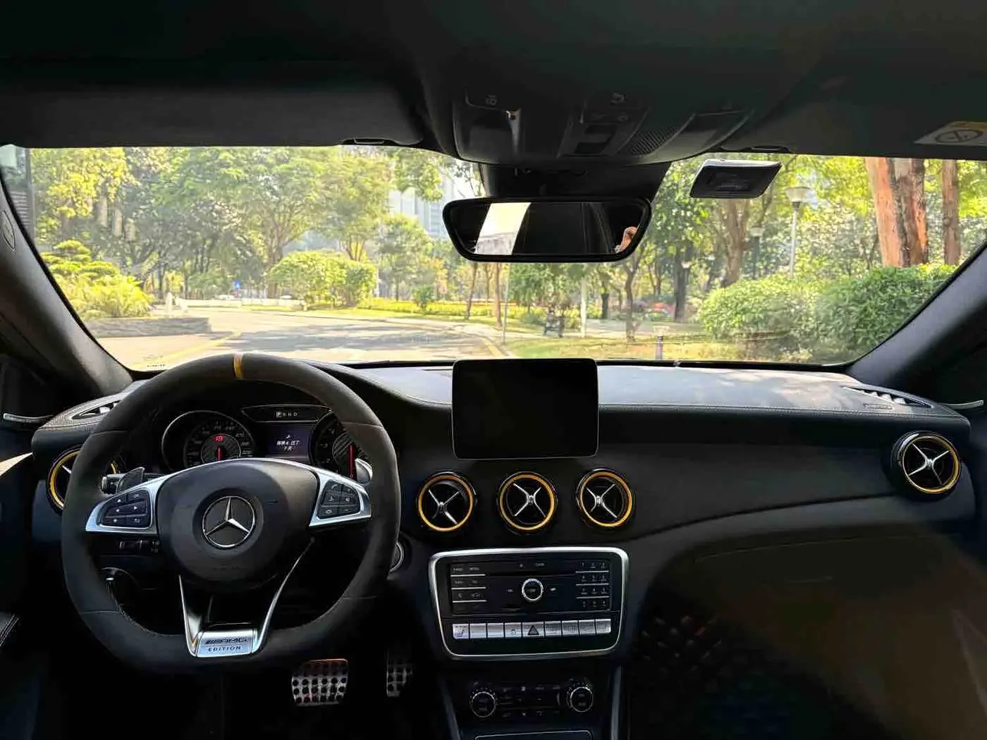 Mercedes-Benz GLA AMG 2018 — Photo 9/17