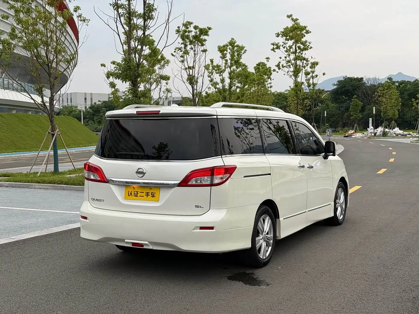 Nissan Quest 2017 — Photo 16/18