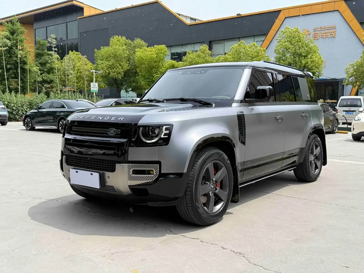 Land Rover Defender, 2023