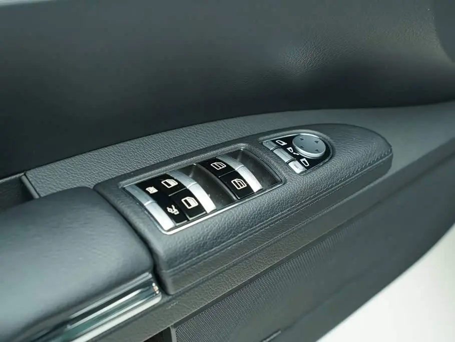 Mercedes-Benz S-Class 2011 — Photo 14/20