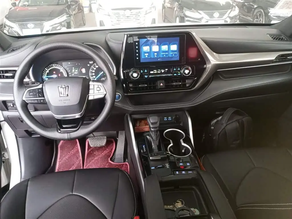 Toyota Crown Kluger 2021 — Photo 6/20