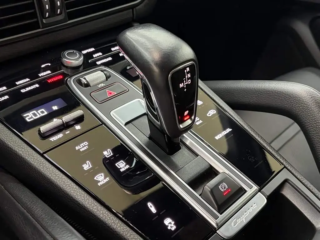 Porsche Cayenne New Energy 2021 — Photo 4/15