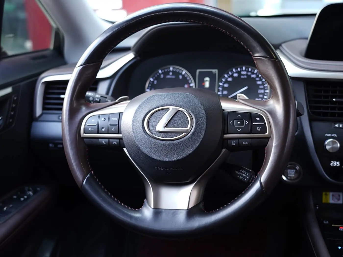 Lexus RX 2021 — Şəkil 13/20