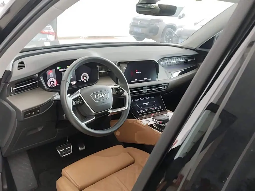Audi Q6 2025 — Фото 10/20