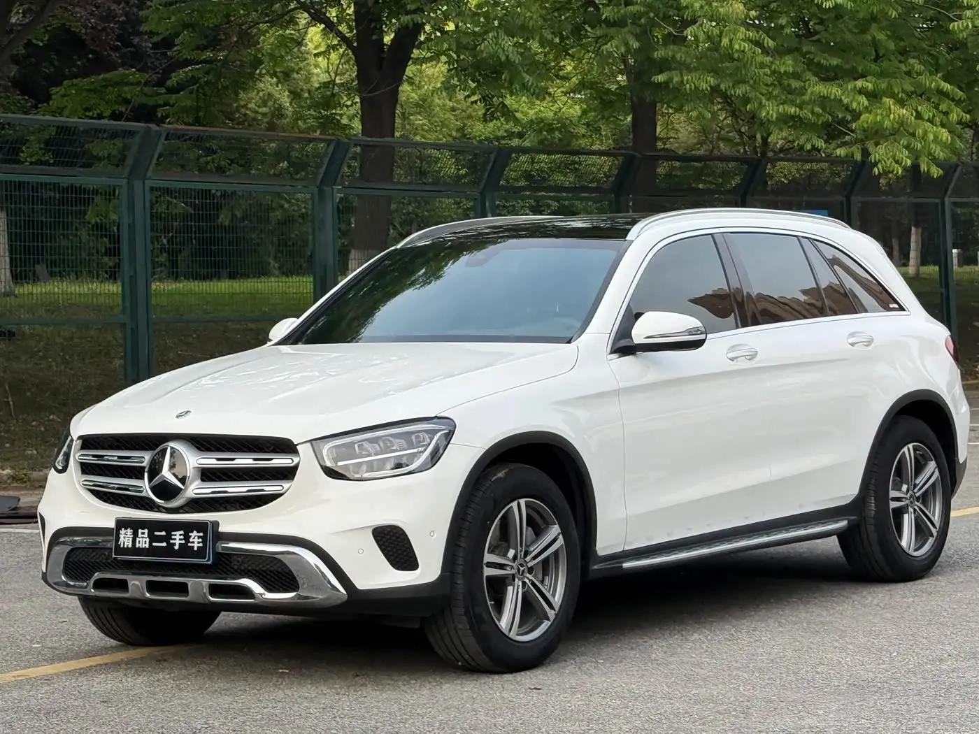Mercedes-Benz GLC 2021 — Photo 1/16