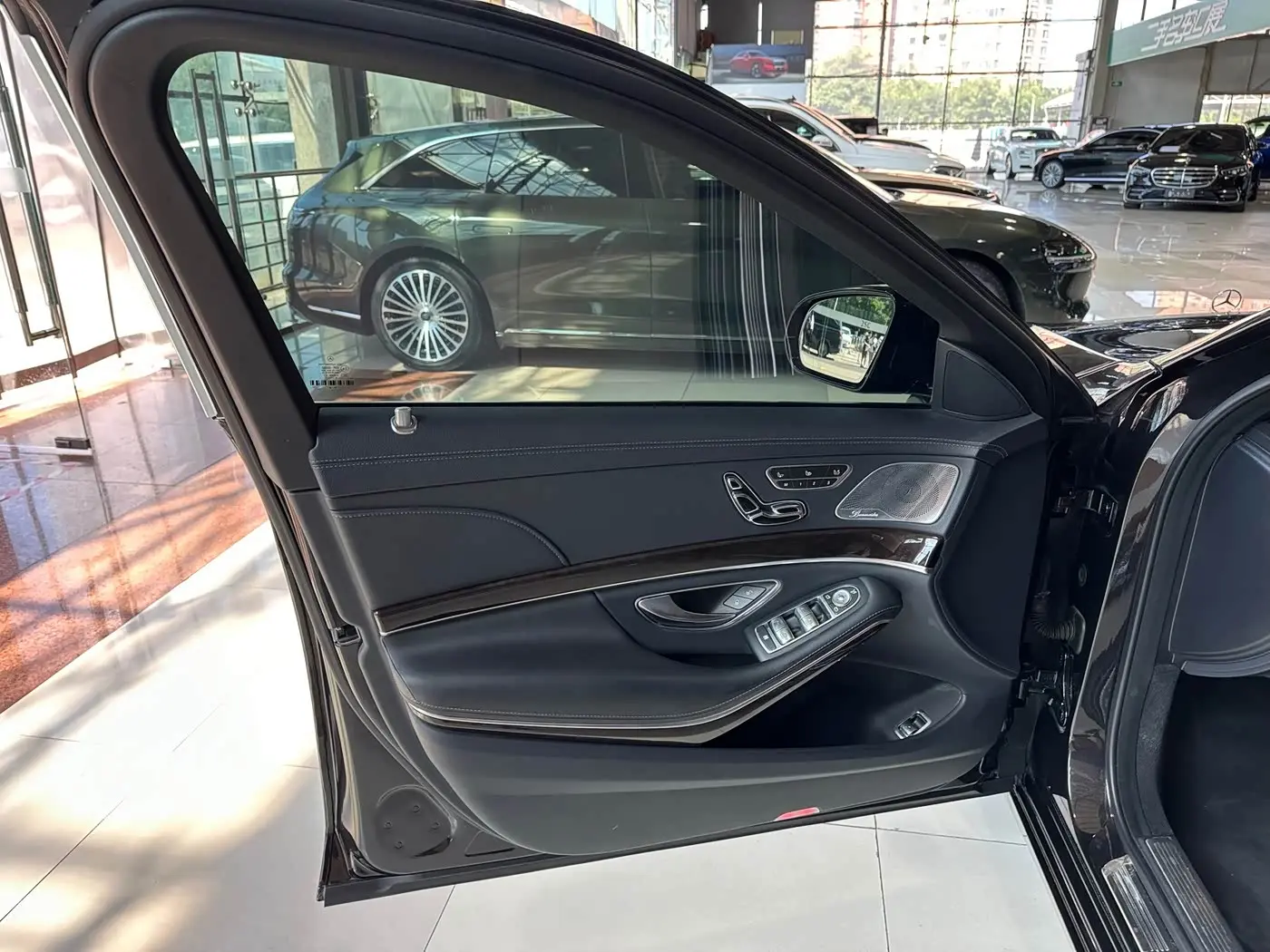 Mercedes-Benz Maybach S-Class 2020 — Фото 8/16