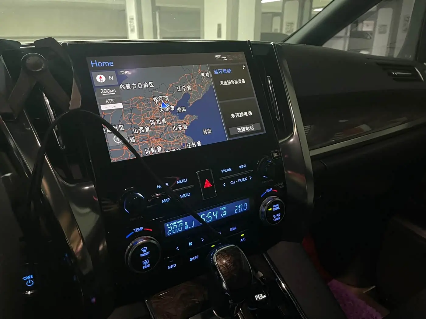Toyota Alphard 2020 — Photo 12/20
