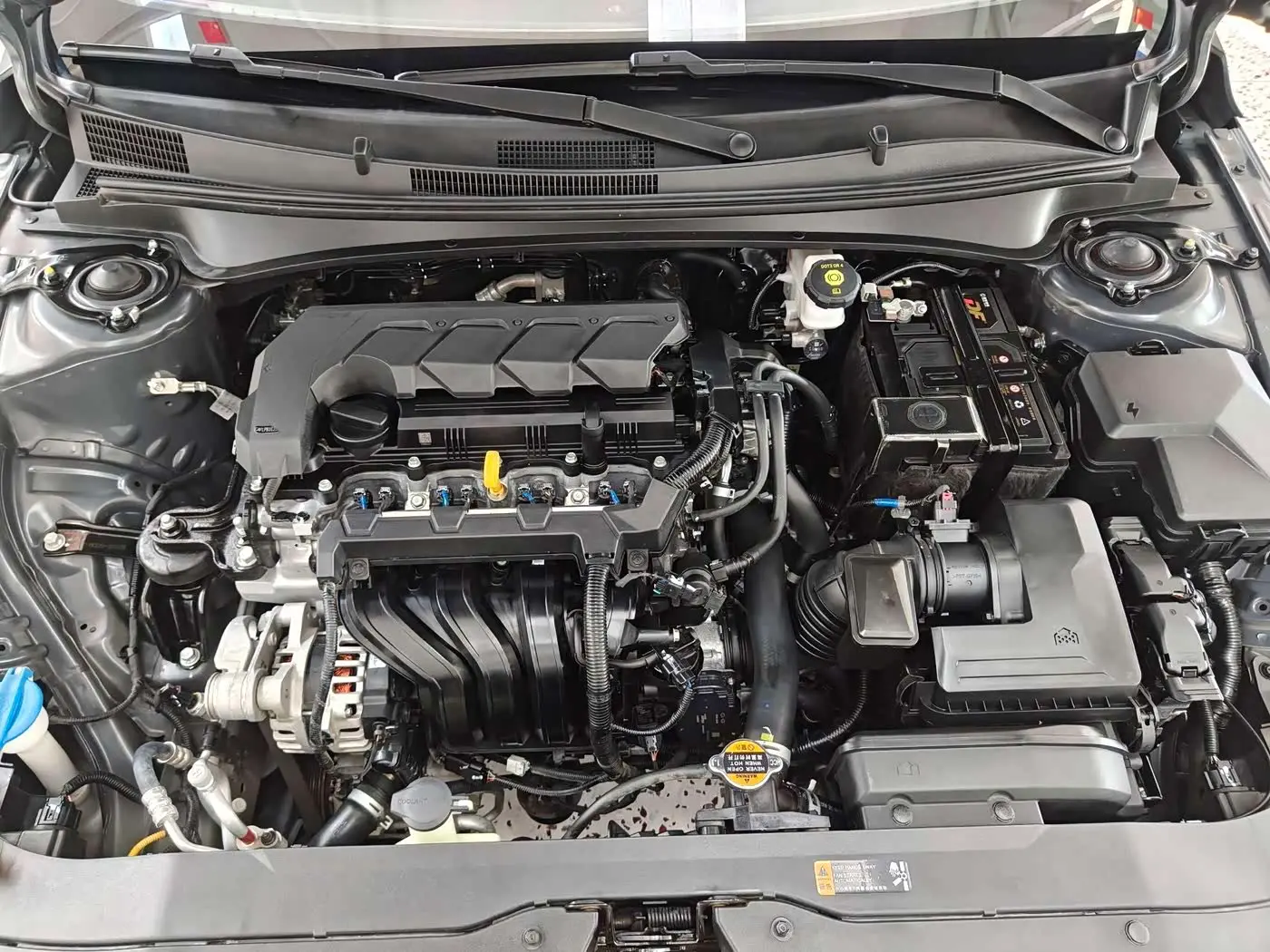 Hyundai Elantra 2023 — Photo 16/20