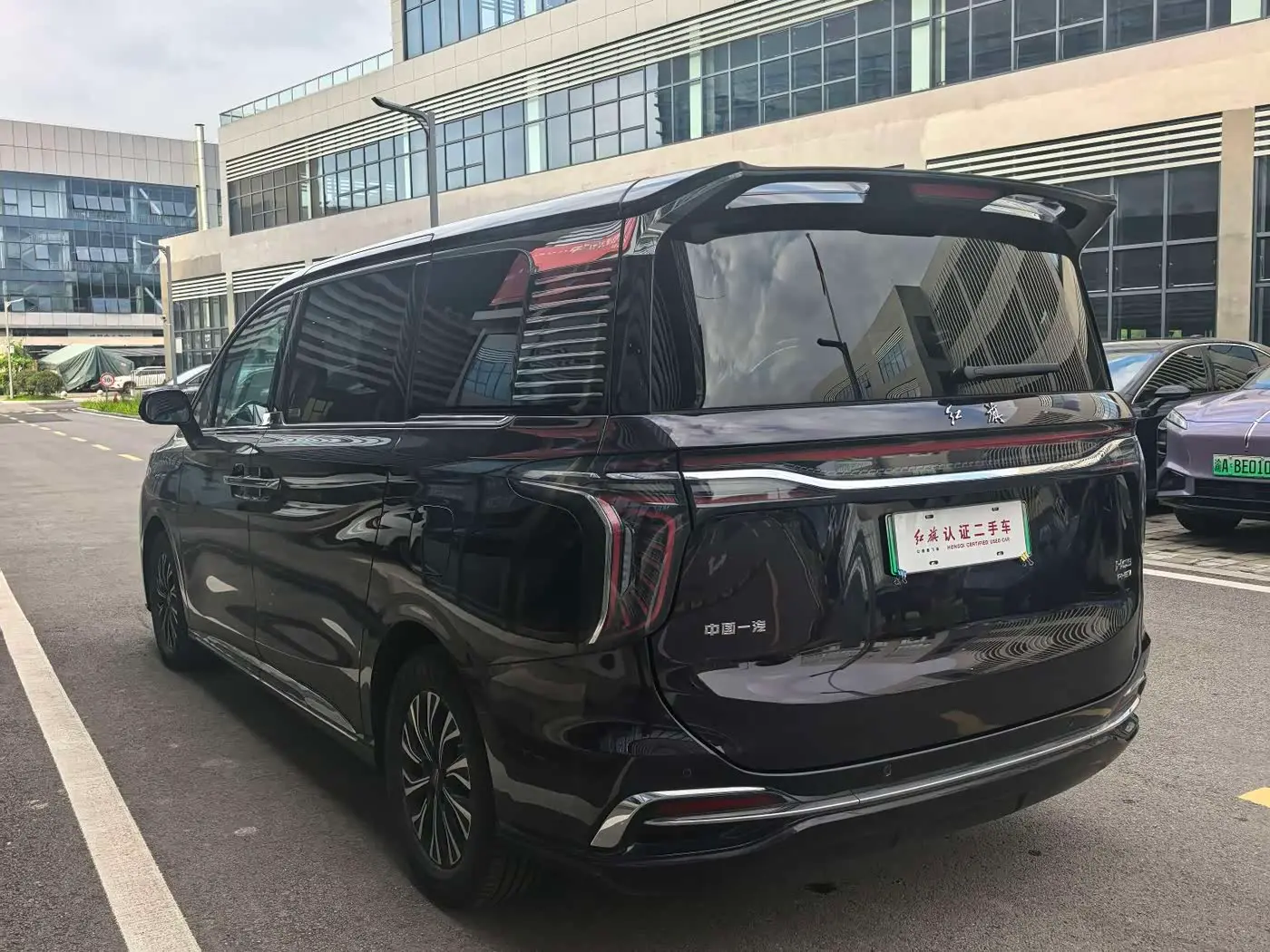 Hongqi HQ9 PHEV 2024 — Фото 10/15
