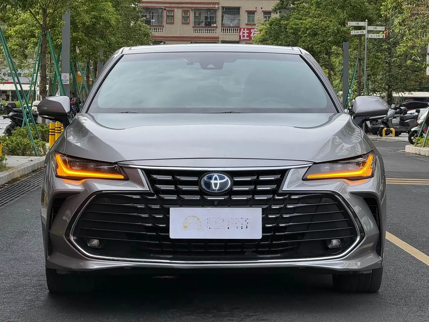 Toyota Avalon 2022 — Şəkil 2/15
