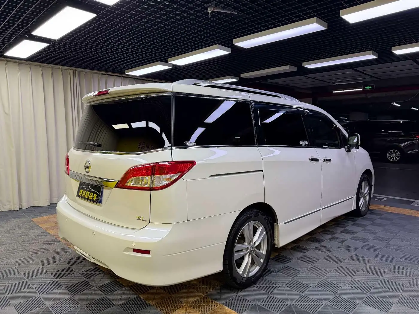 Nissan Quest 2018 — Фото 6/20