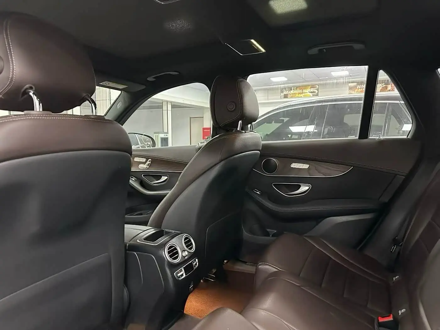 Mercedes-Benz GLC 2023 — Photo 5/9