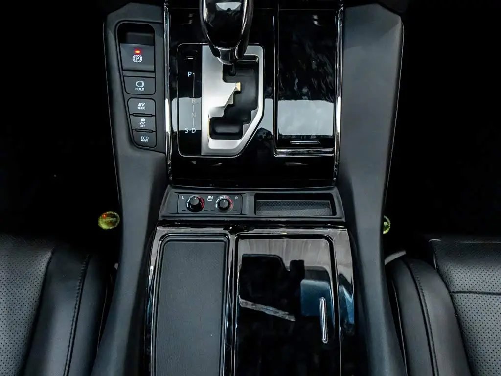Toyota Vellfire 2023 — Фото 19/20