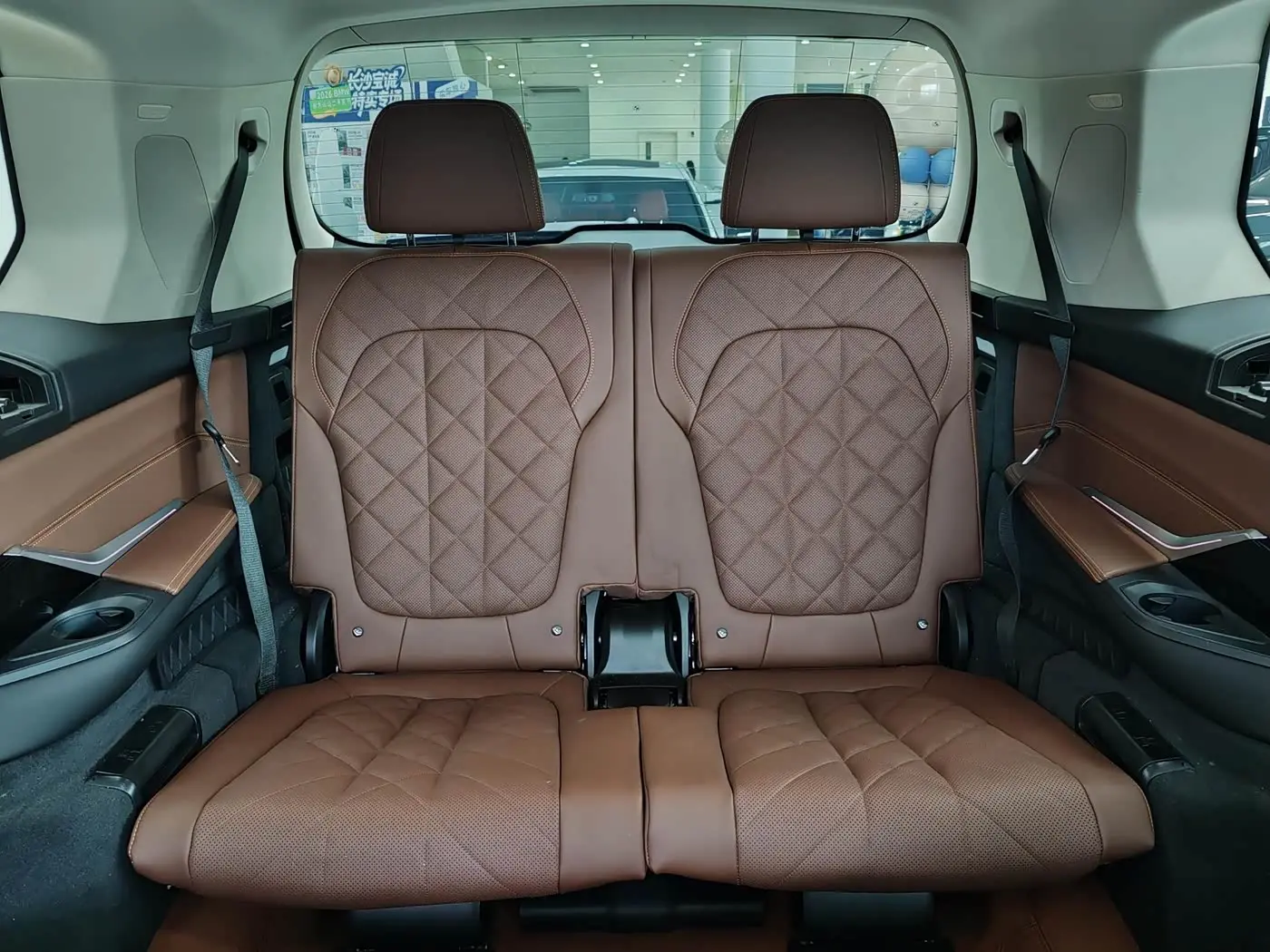 BMW X7 2023 — Фото 10/20