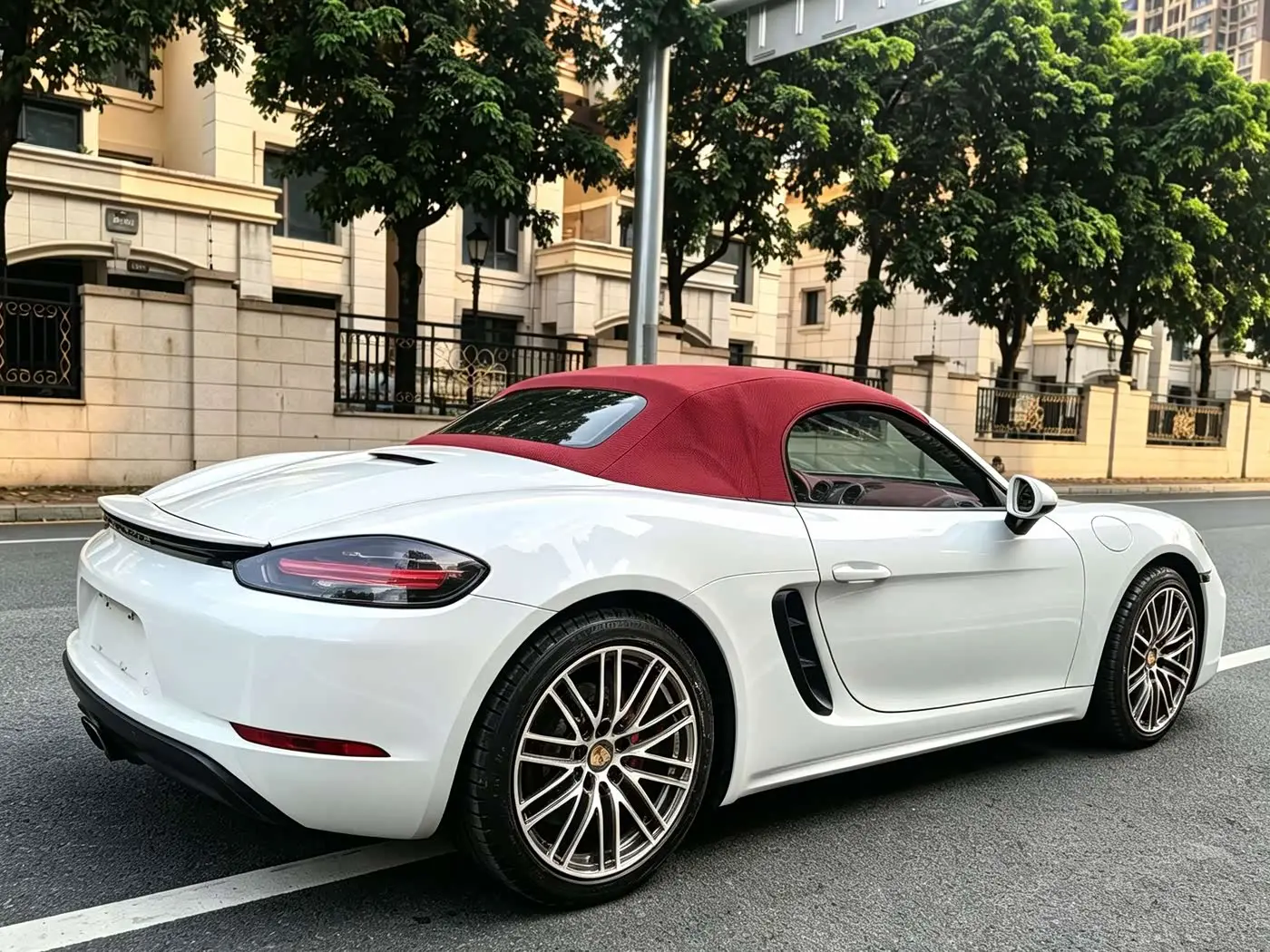 Porsche 718 2018 — Photo 9/16
