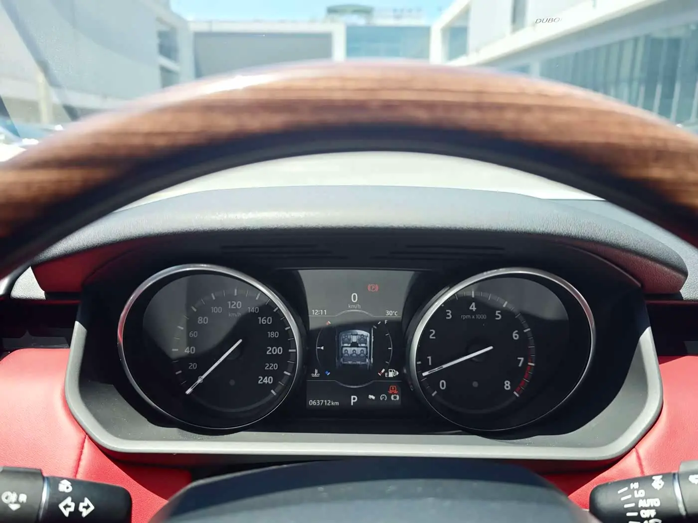 Land Rover Discovery 2020 — Photo 6/20