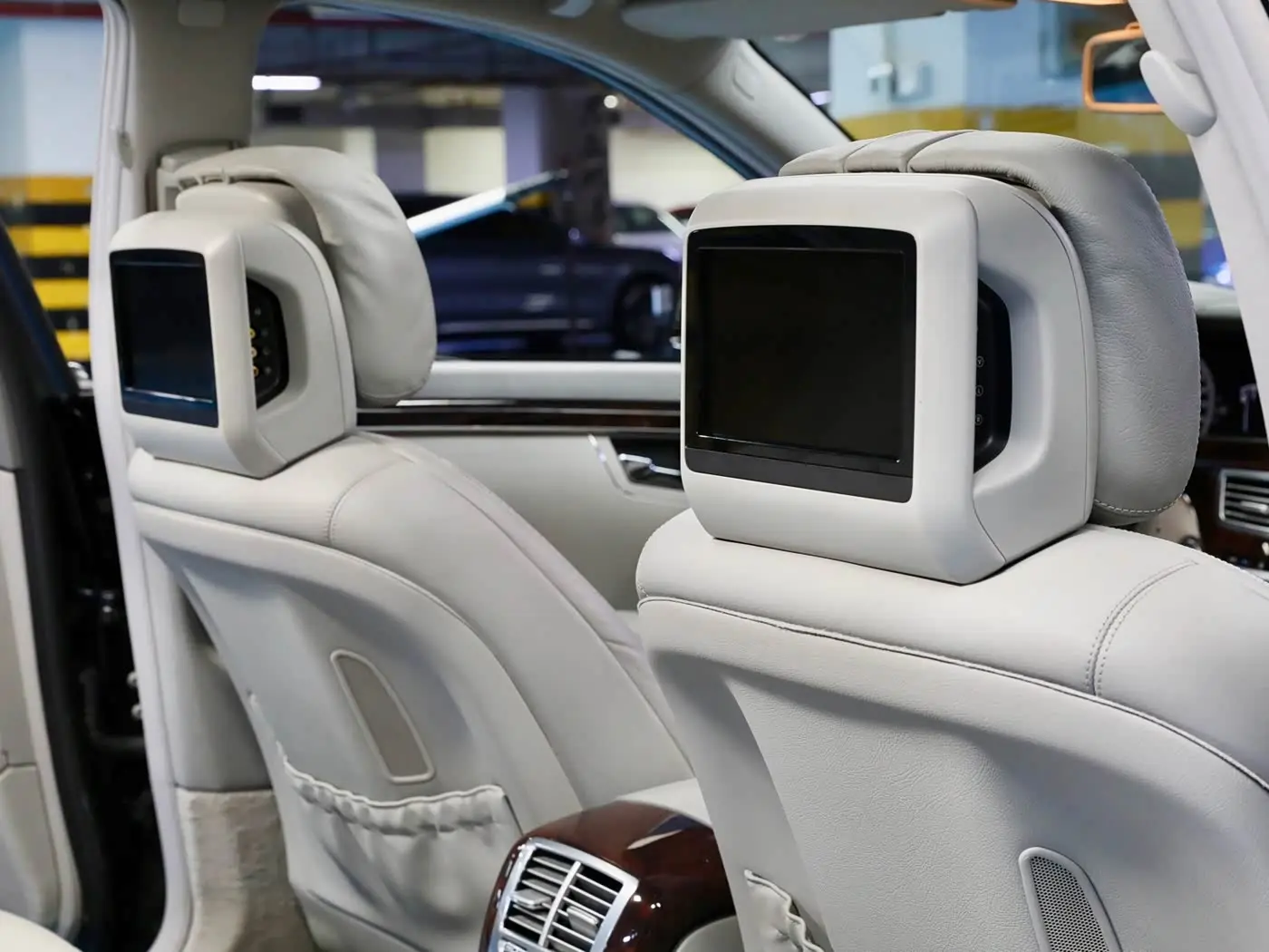 Mercedes-Benz S-Class 2010 — Photo 18/20