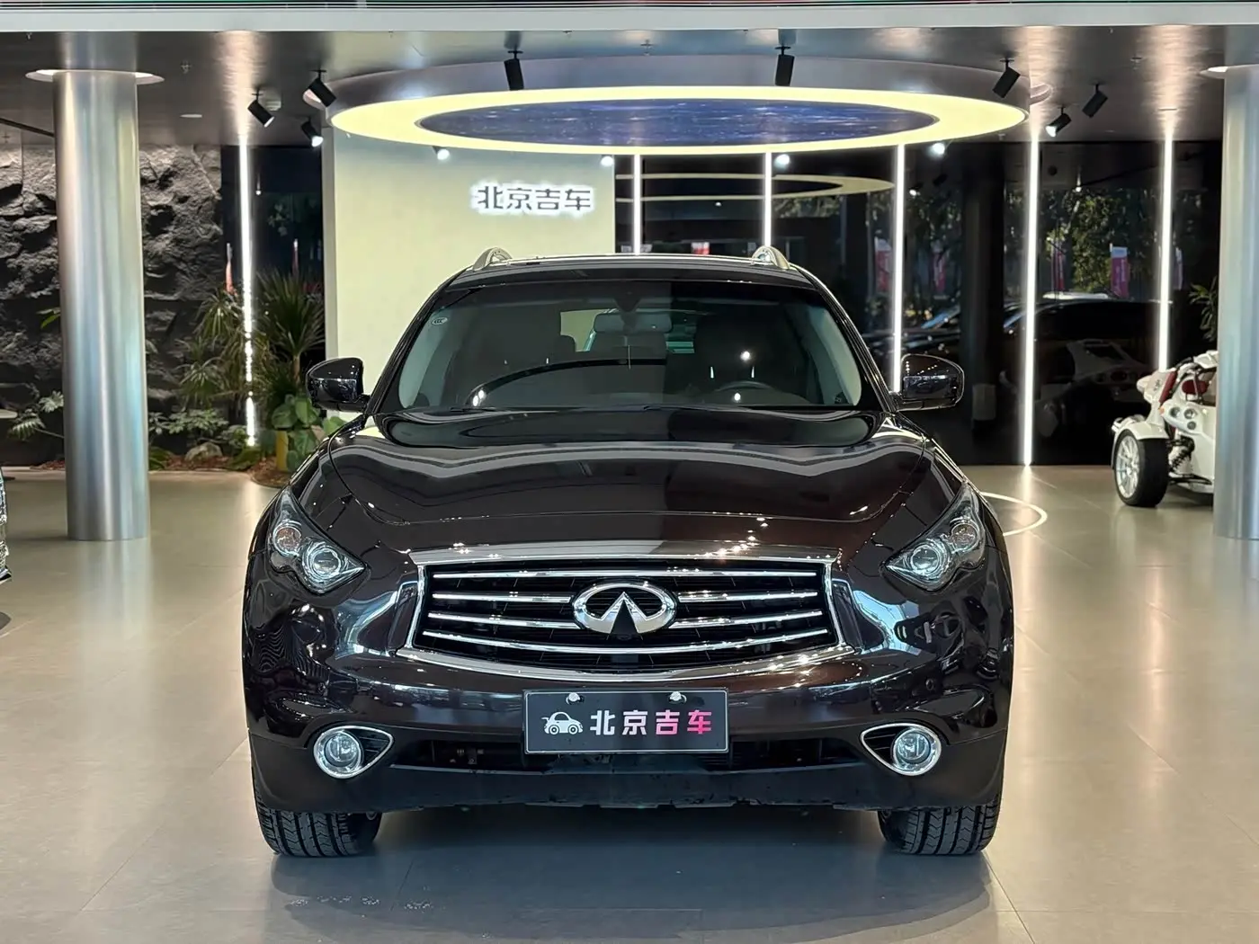 Infiniti QX70 2015 — Фото 3/20