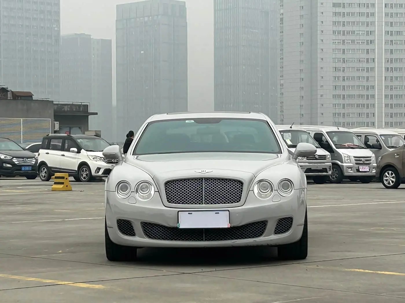 Bentley Flying Spur 2013 — Фото 2/15