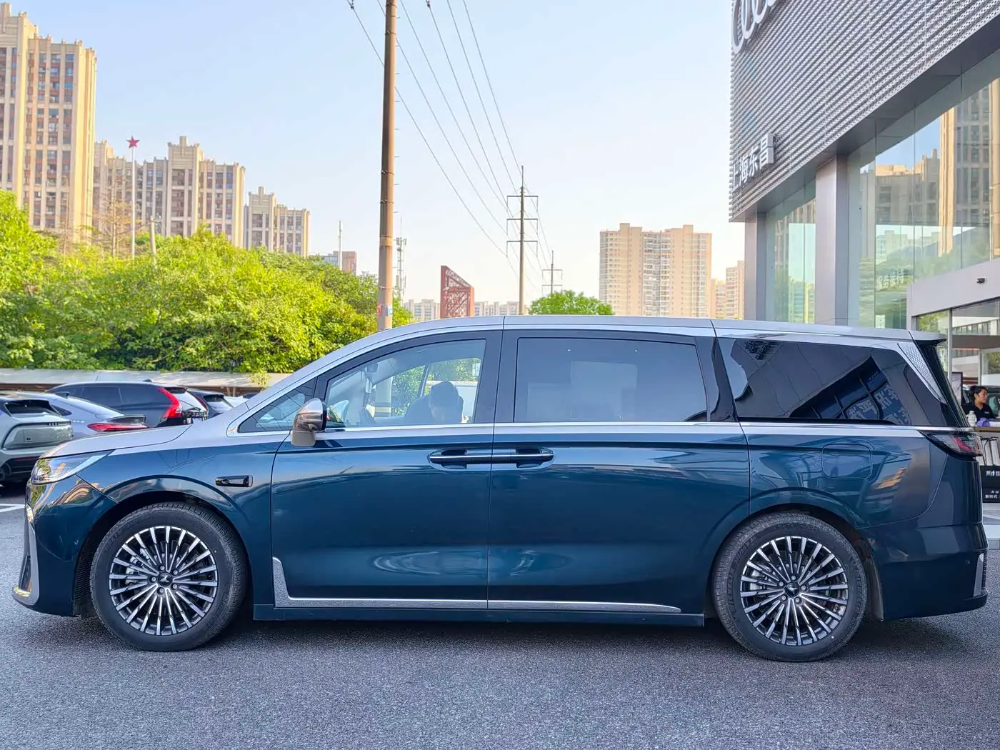 Voyah Auto Voyah Dreamer 2025 — Photo 10/20