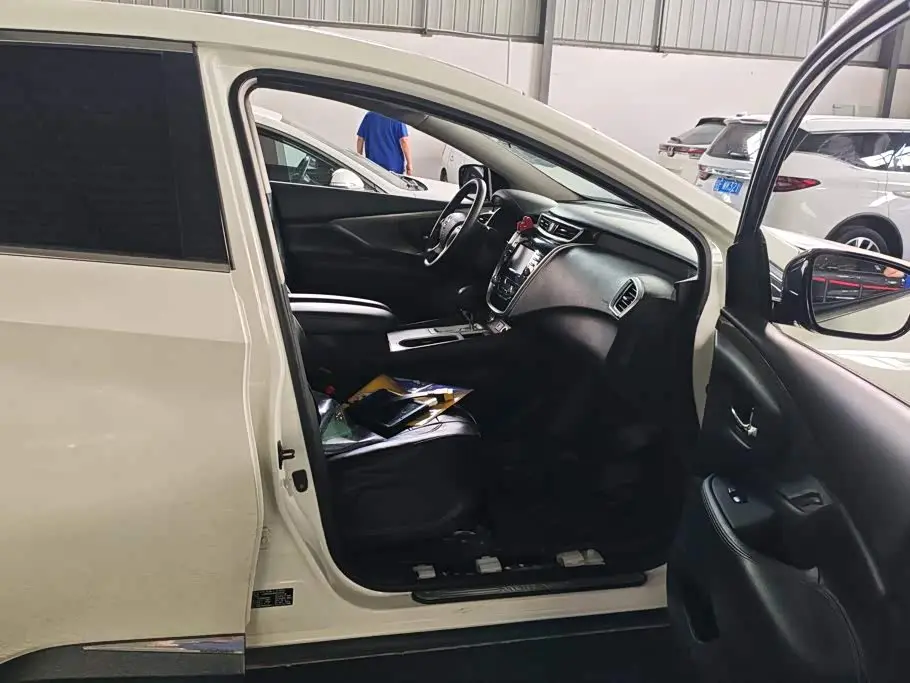 Nissan Murano 2023 — Photo 8/16