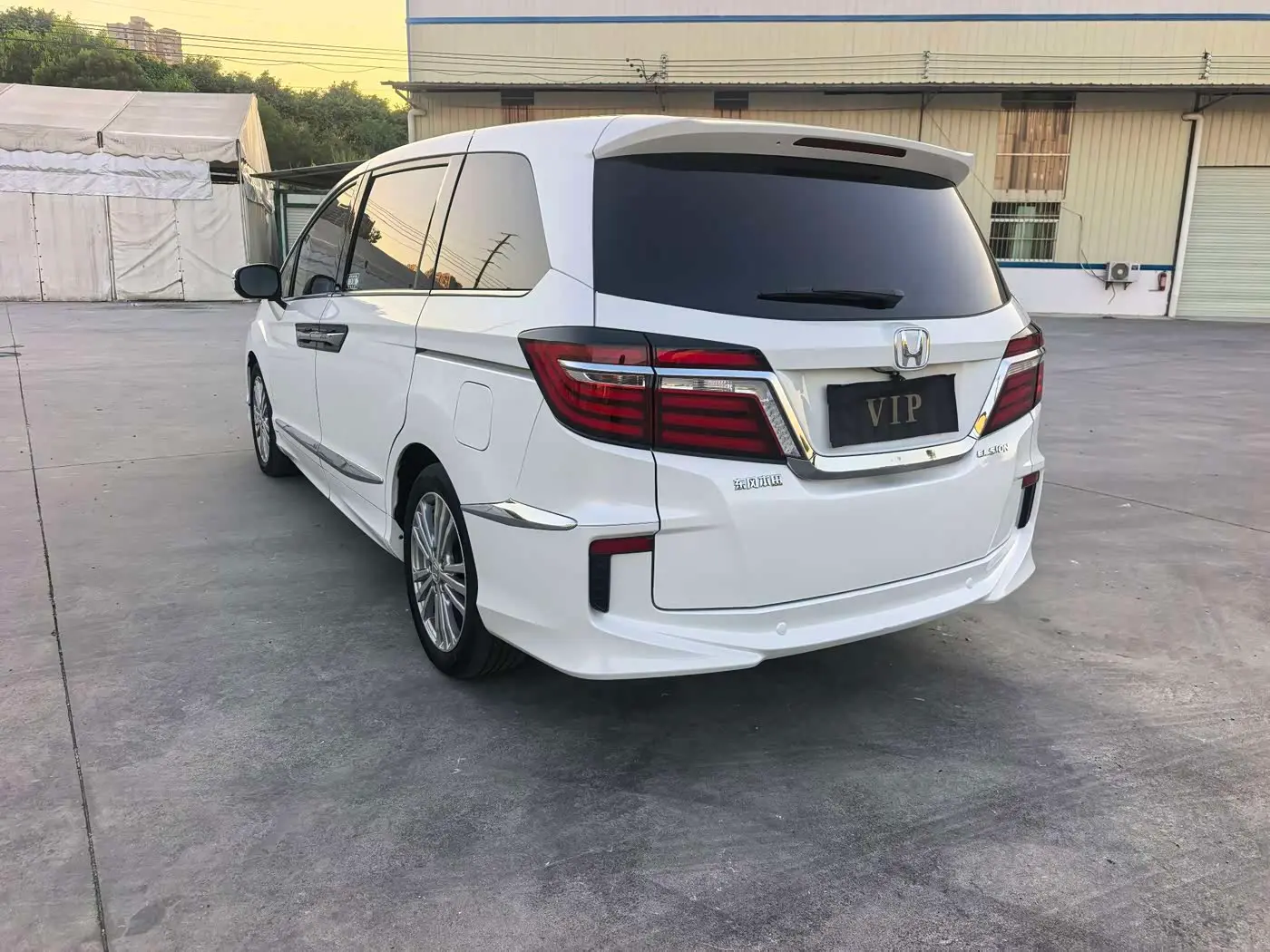 Honda Elysion 2016 — Photo 5/20
