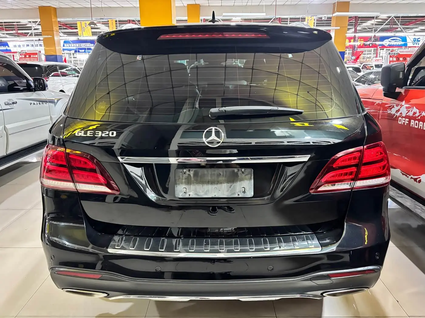 Mercedes-Benz GLE 2017 — Фото 13/14