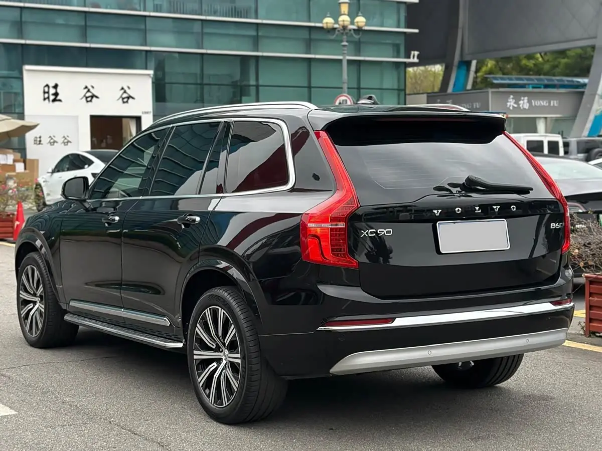 Volvo XC90 2022 — Photo 6/11