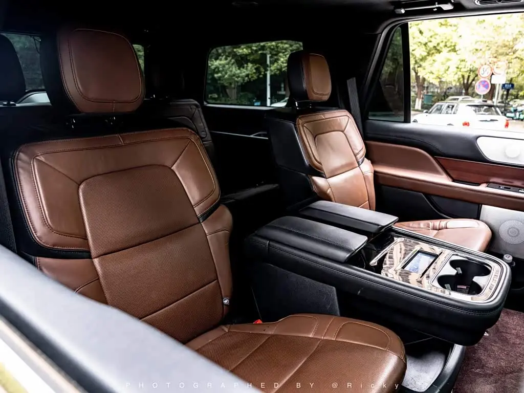 Lincoln Navigator 2022 — Photo 12/13