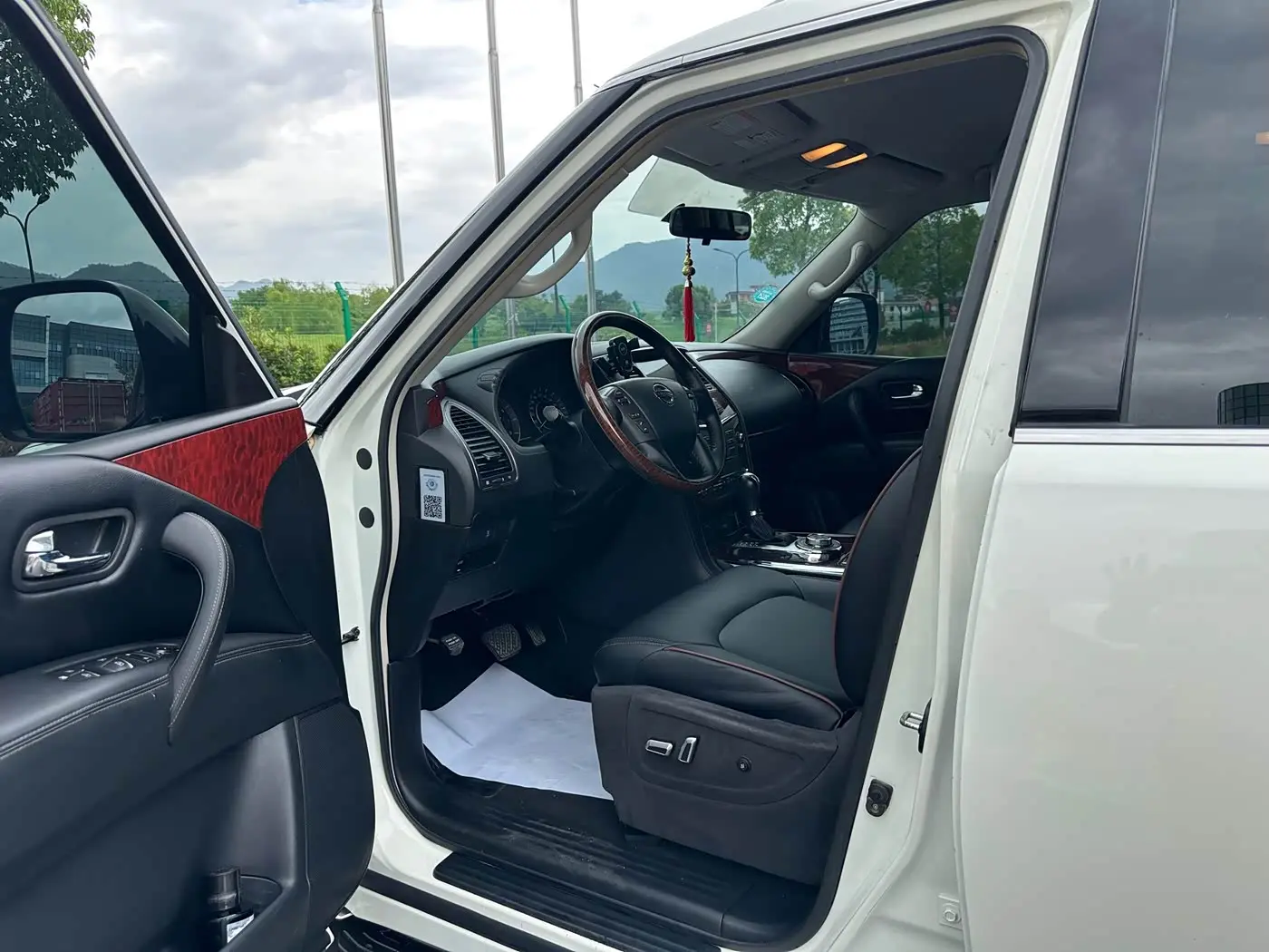 Nissan Patrol 2018 — Photo 5/17