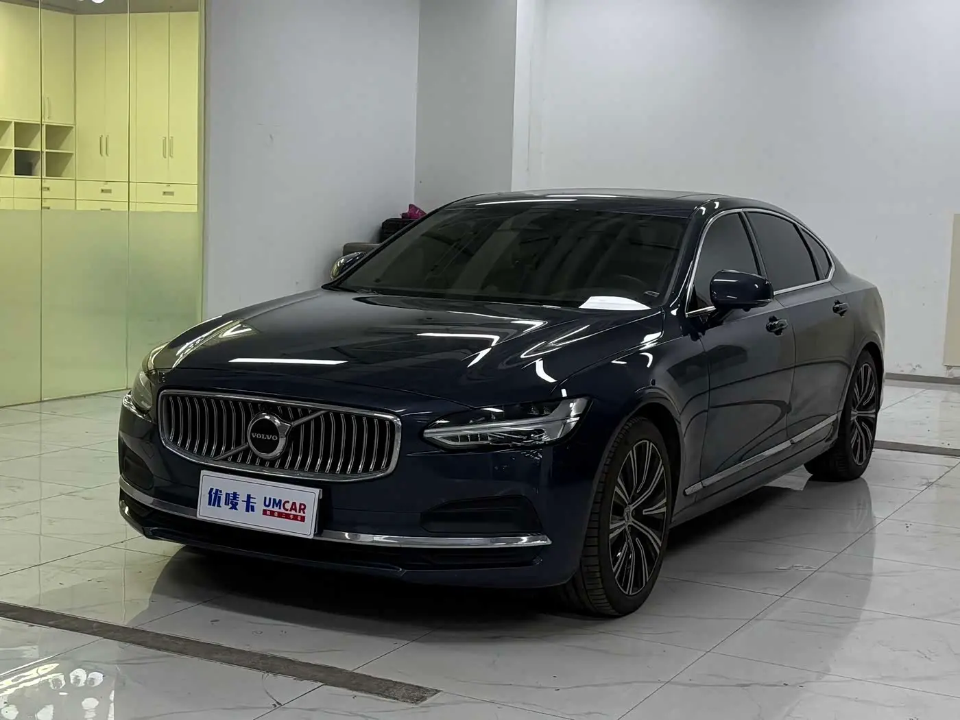 Volvo S90 2023 — Фото 1/20