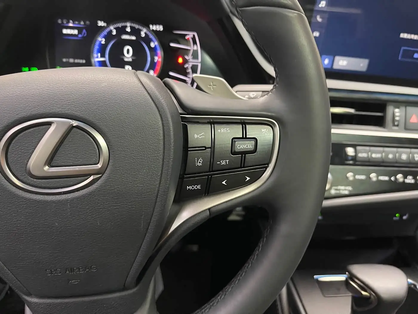 Lexus ES 2023 — Фото 13/20