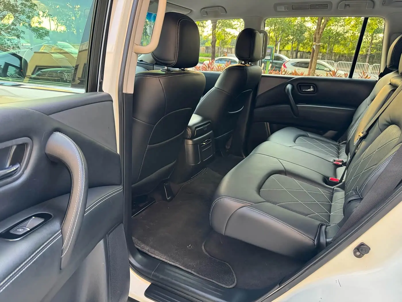 Nissan Patrol 2018 — Photo 8/12