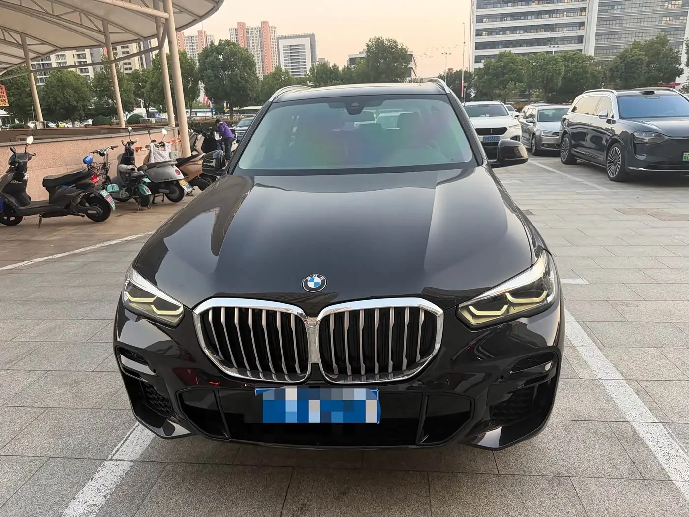 BMW X5 2022 — Photo 2/17
