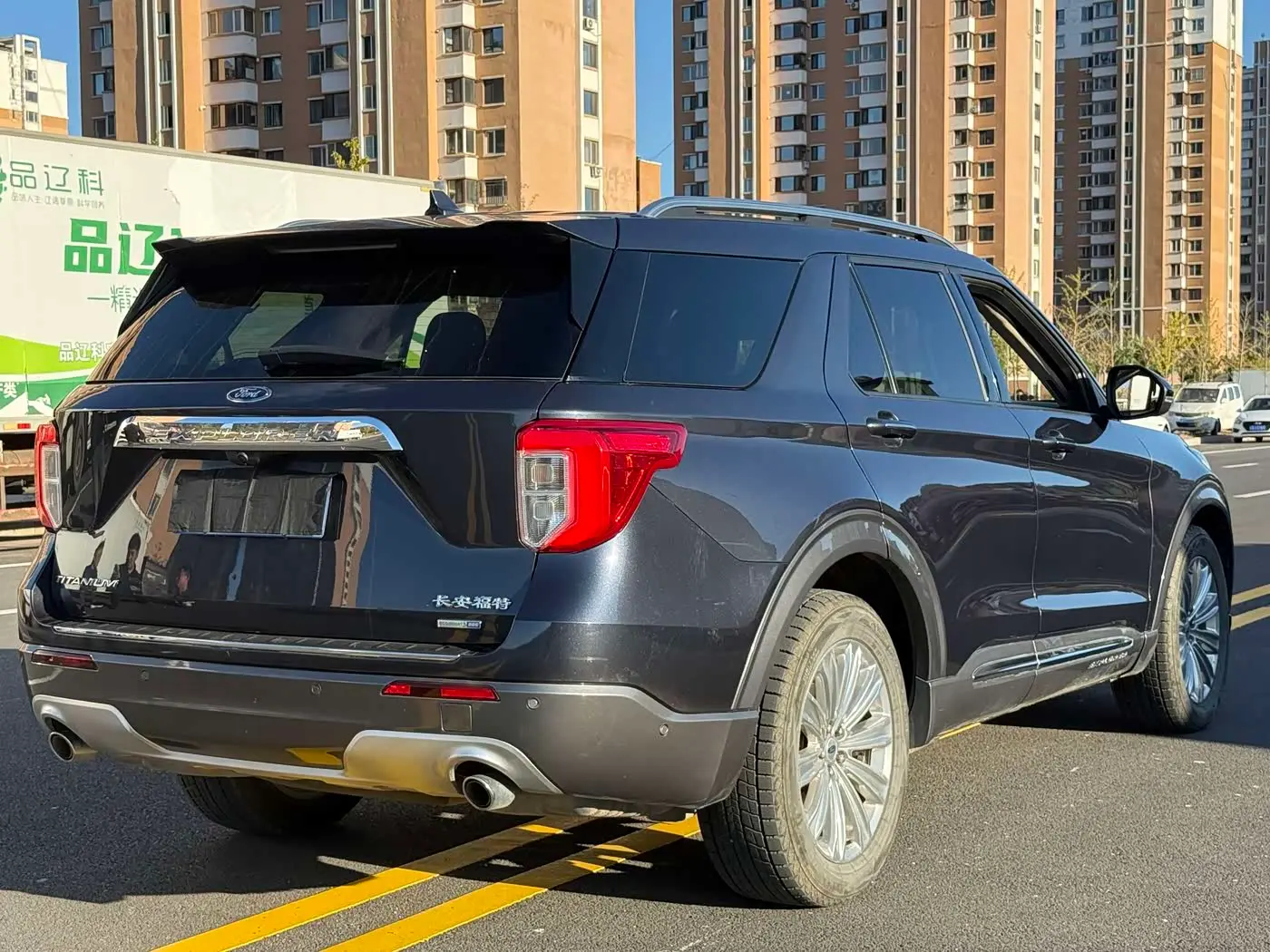 Ford Explorer 2021 — Photo 7/9